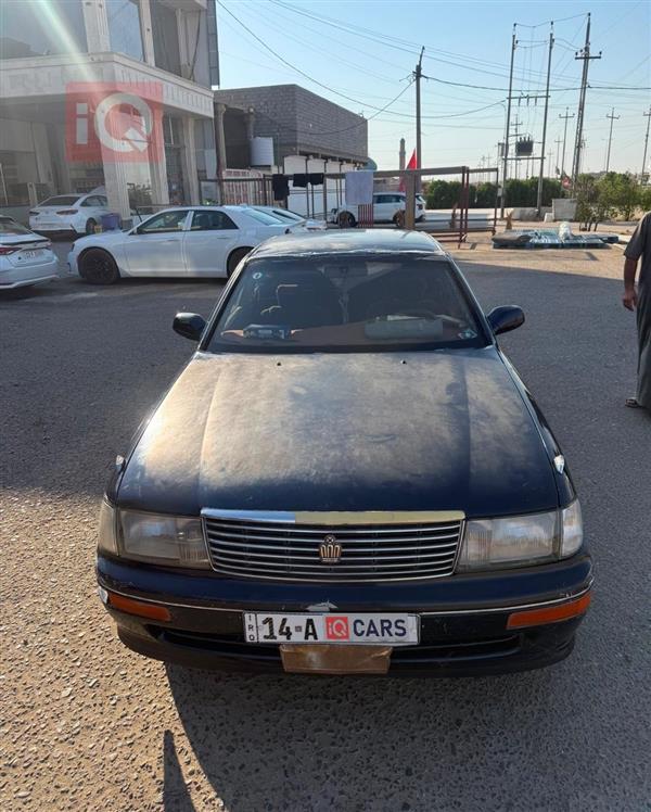 تويوتا كراون 2000 للبيع في العراق - البصرة